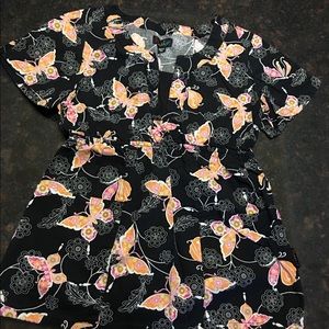 Peaches brand medical scrub top butterflies XS